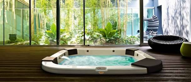 إرشادات لاختيار الدش البخاري وحوض الاستحمام المزود بنفاثات مائية