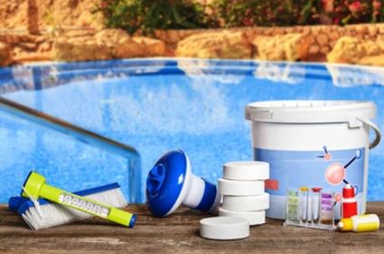 ضد عفونی آب استخر با کلر