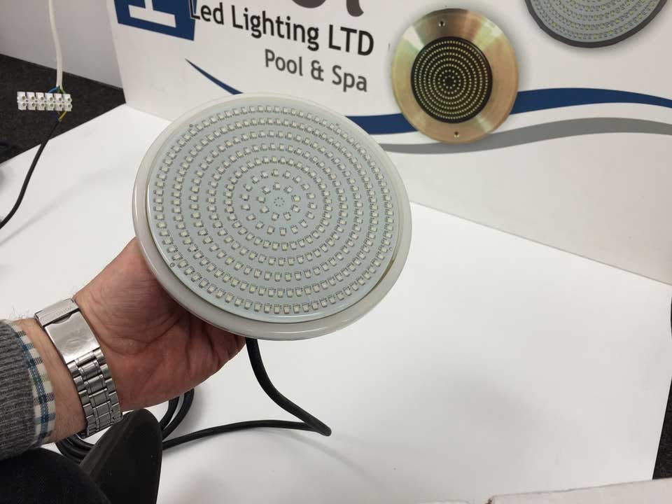 چراغ LED توکار شیشه ای تخت HQPOOL مدل Flat light-HQ1000-4